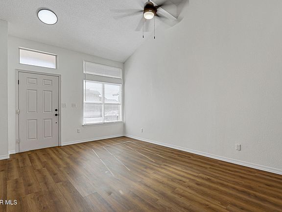 4th image of 14045 Tierra Vianey Dr
