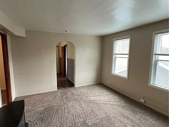 2nd image of 409 Ross St APT 2