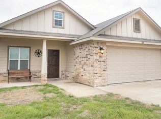 201 Raven Ridge Ct, Lacy Lakeview, TX 76705