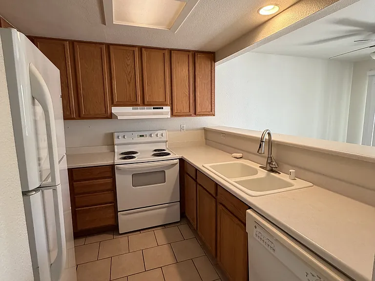 524 Court St — Photo 15