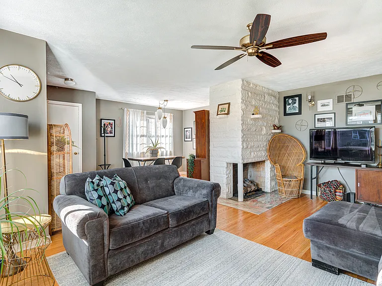 1052 N Layman Ave — Photo 5