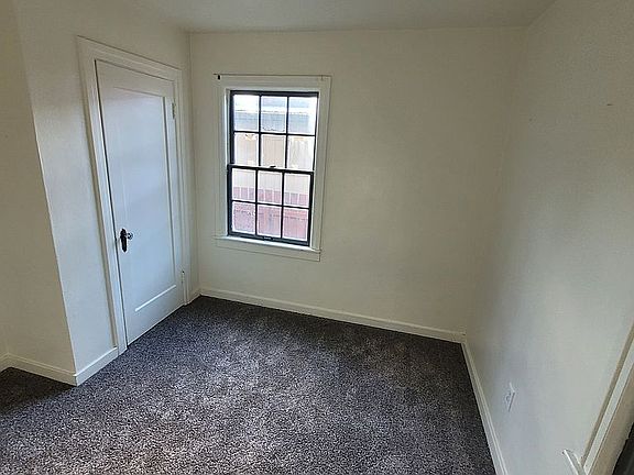 4th image of 1109 SW Goodwin Pl