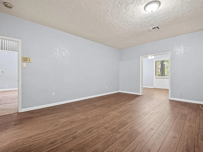 8103 Oak Moss Dr — Photo 13