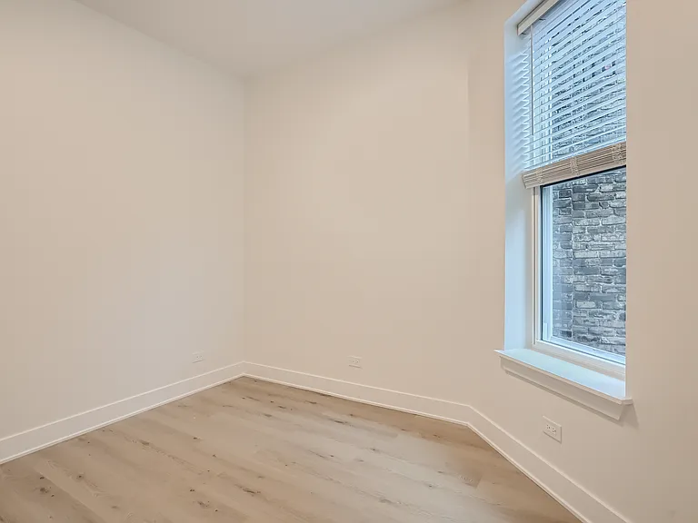3509 N Sheffield Ave — Photo 10