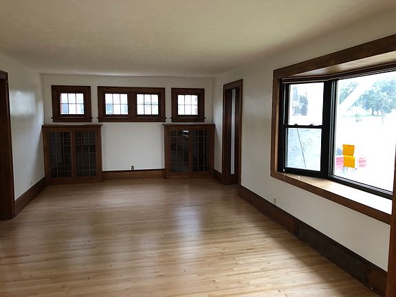 3rd image of 1311 Hennepin Ave N