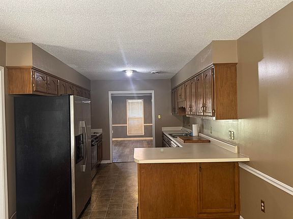 5th image of 4393 Manor Brier Dr