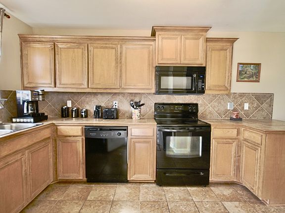 4th image of 42368 Pebblestone Ave