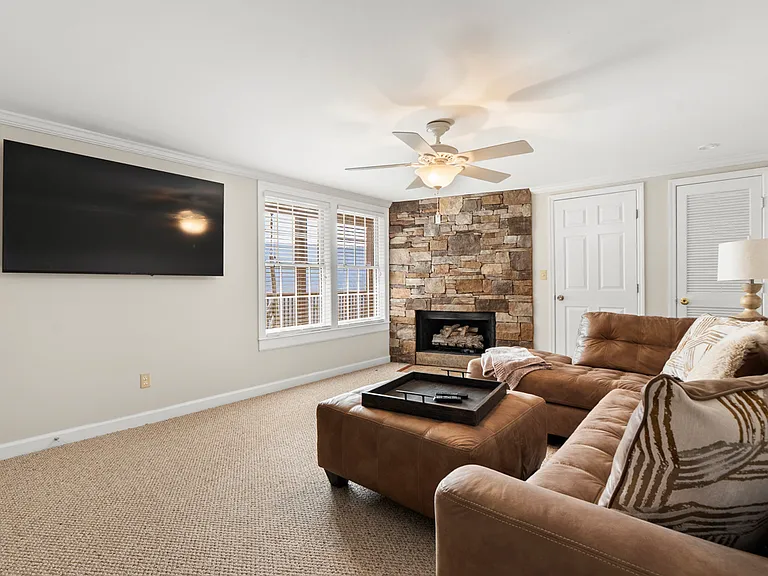 1464 Palisades Rd — Photo 27