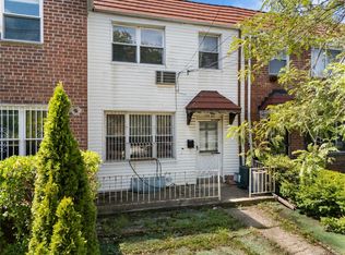 15062 Booth Memorial Ave, Flushing, NY 11355