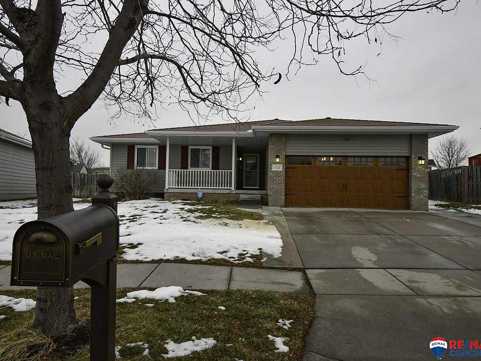 1st image of 1733 SW Lacey Ln