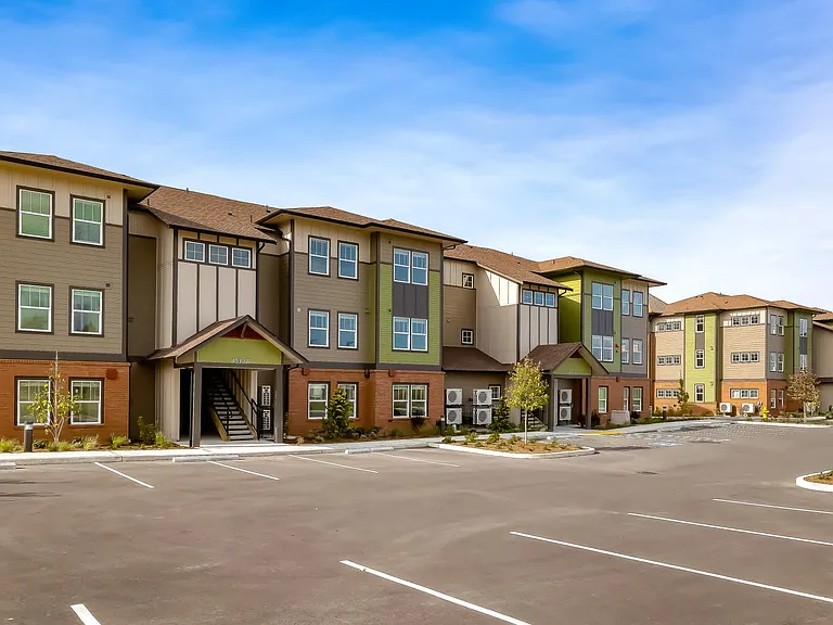 Ward Lake Apartments — Photo 4