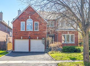105 McClellan Way, Aurora, ON L4G6M4