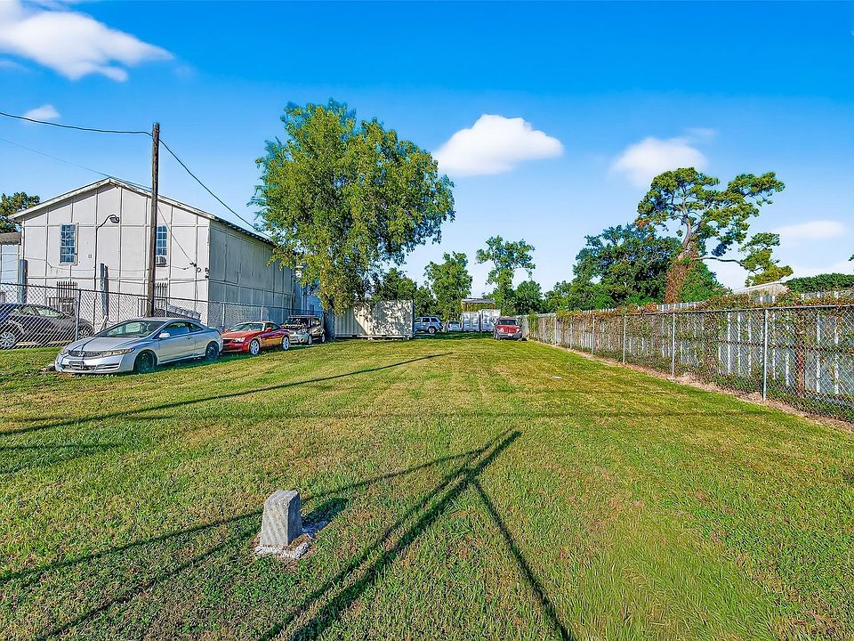 1st image of 8109 W Hardy Rd