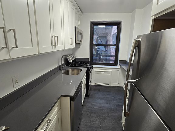 3rd image of 211-02 75th Ave #4O