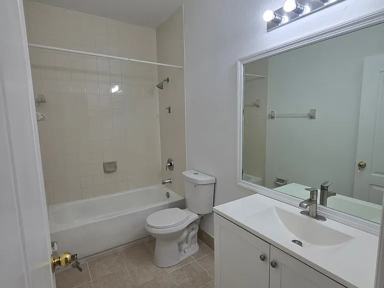 1536 SE 25th St #206 — Photo 12