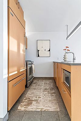 1st image of 8 Spruce St #31W