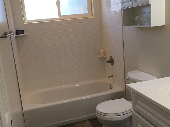 bright bathroom w/new subway tile