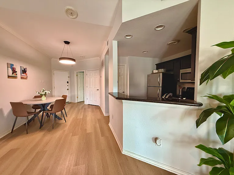 4104 N Hall St #325 — Photo 17