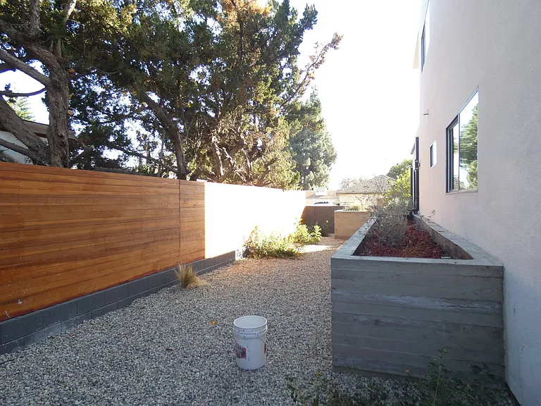 6034 Craner Ave — Photo 9