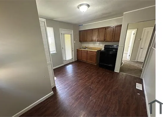 2 bed, 800 sqft, $1,050 — Photo 2