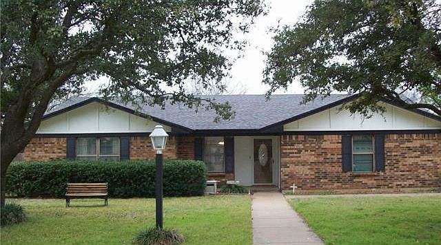 1st image of 7 Redbud Dr