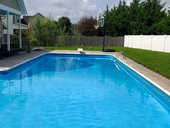 3rd image of 112 Plankwood Ct