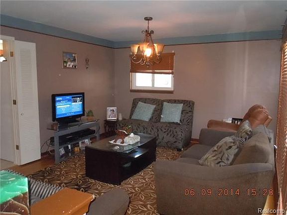 5th image of 26853 Clairview Dr