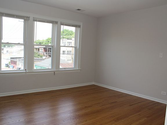 4th image of 2548 W Thorndale Ave #2