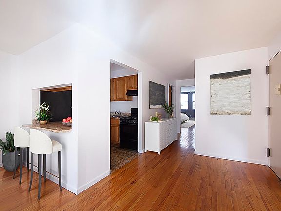 5th image of 521 Grand St APT 2