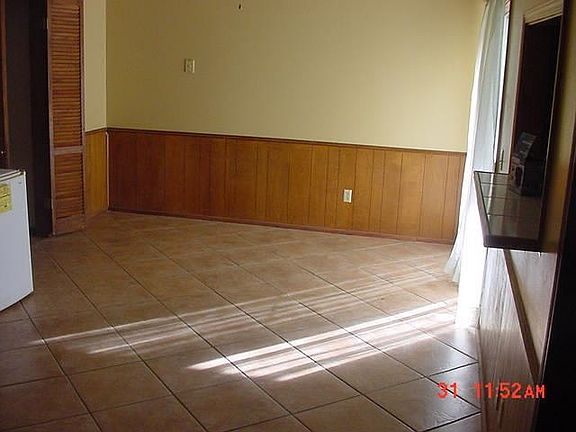 3rd image of 228 Hickory St