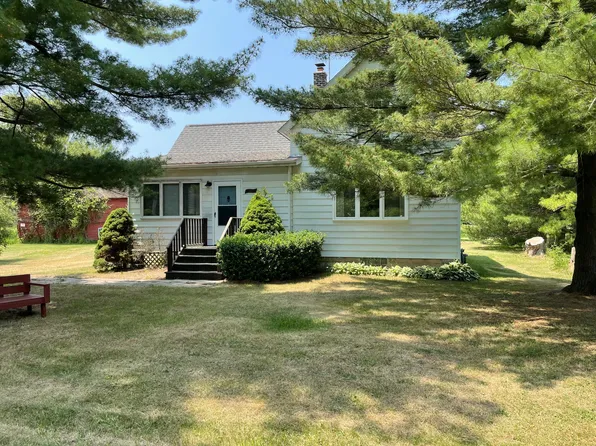 13026 Peck Ave, Sawyer, MI 49125