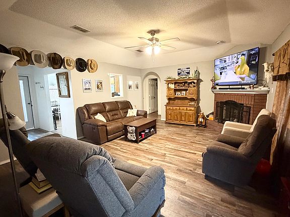 5th image of 1010 Avenue J