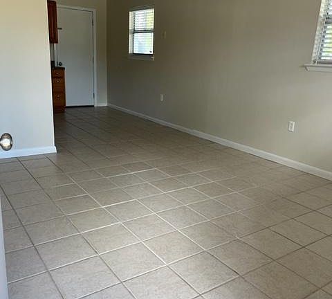 4th image of 315 Oakdale Ave #B