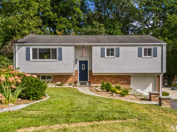 27 Amherst Place, Stamford, CT 06902