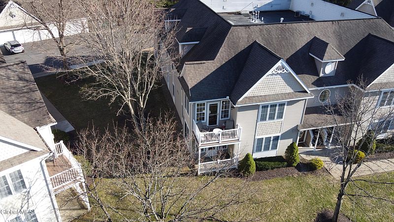4th image of 407 Mallards Pond Lane
