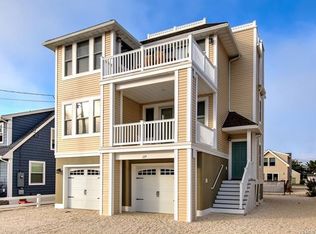129 9th St, Beach Haven, NJ 08008