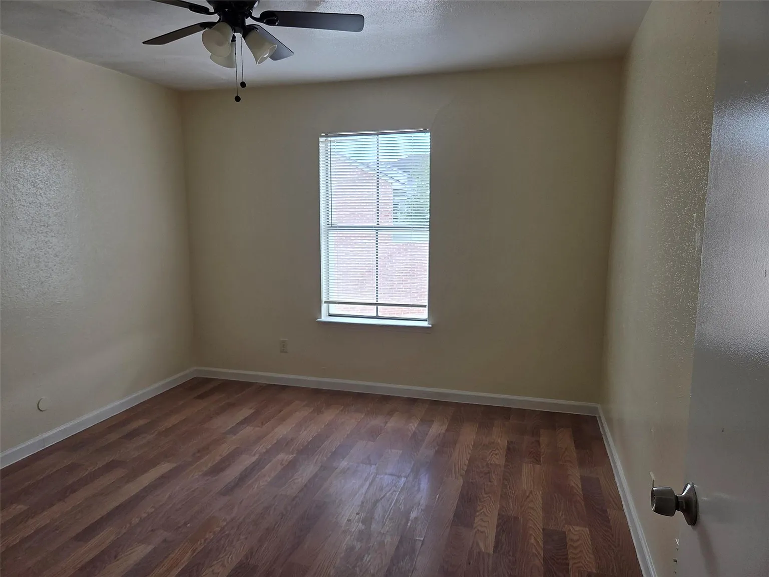 3 bed, 2.5 bath, 1528 sqft, $1,500 — Photo 4