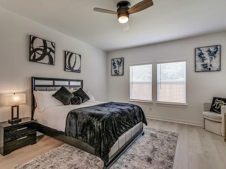 3351 Conroe St — Photo 9
