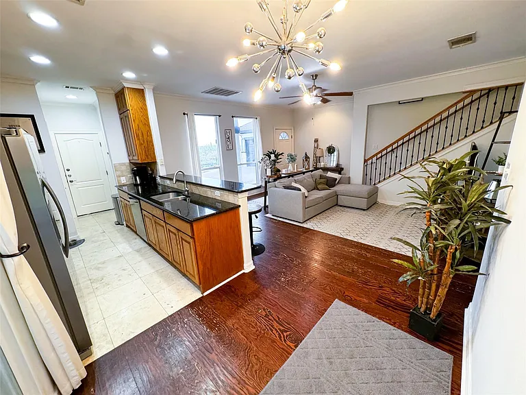 1213 Delsie Dr #B — Photo 8