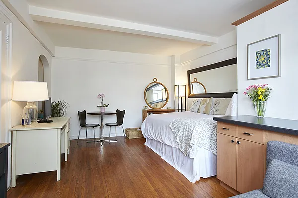 Sold by Compass | media 4