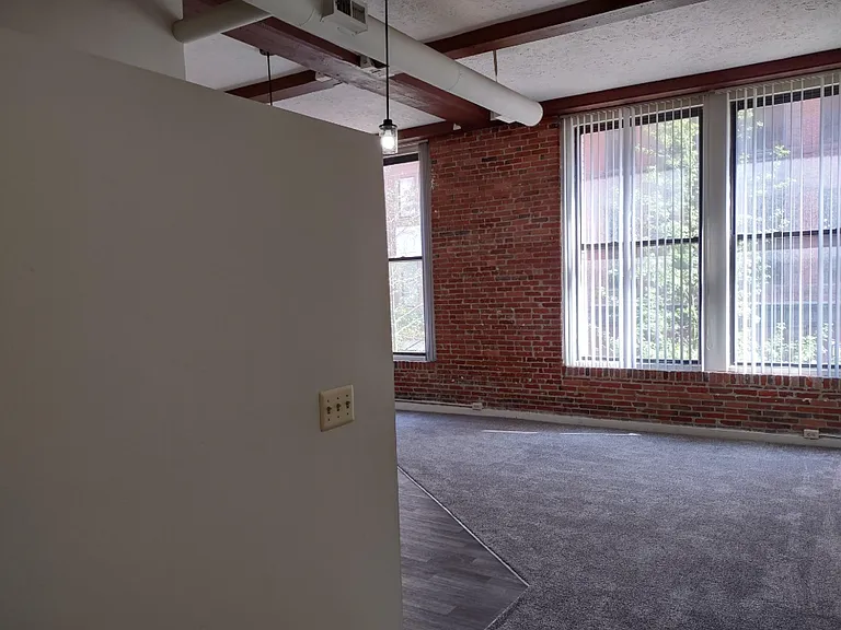 Marlboro Classic Apt & Redwood Square — Photo 123