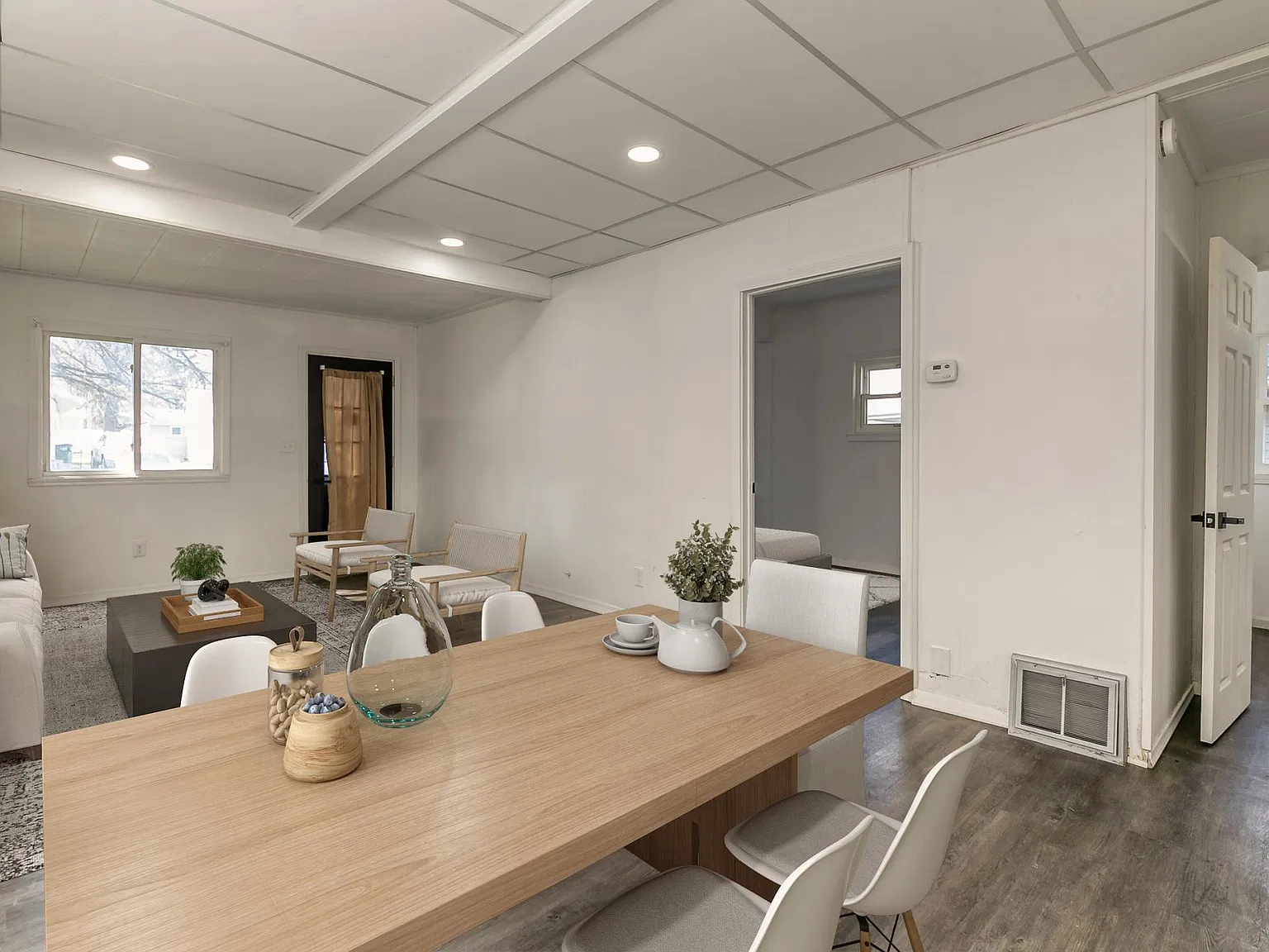 3 bed, 1700 sqft, $1,700 — Photo 2