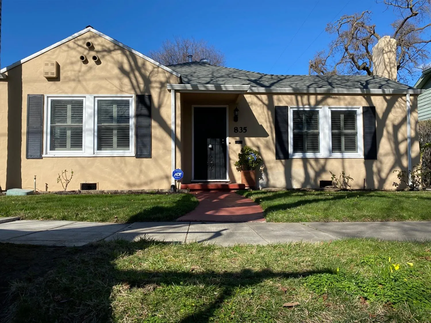 835 W Rose St photo 1