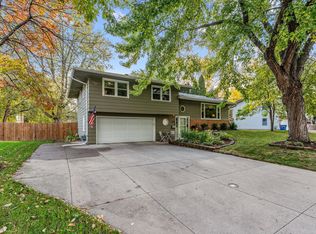 1440 Pennsylvania Ave N, Golden Valley, MN 55427