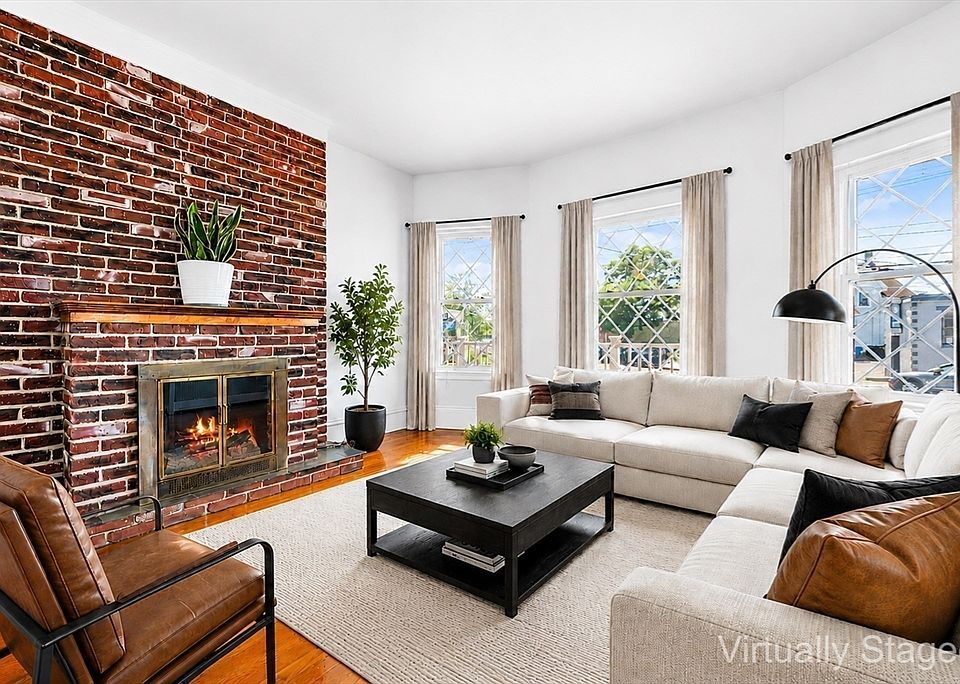 1st image of 546 Shirley St