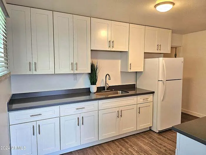9238 N 7th Ave #5 — Photo 5