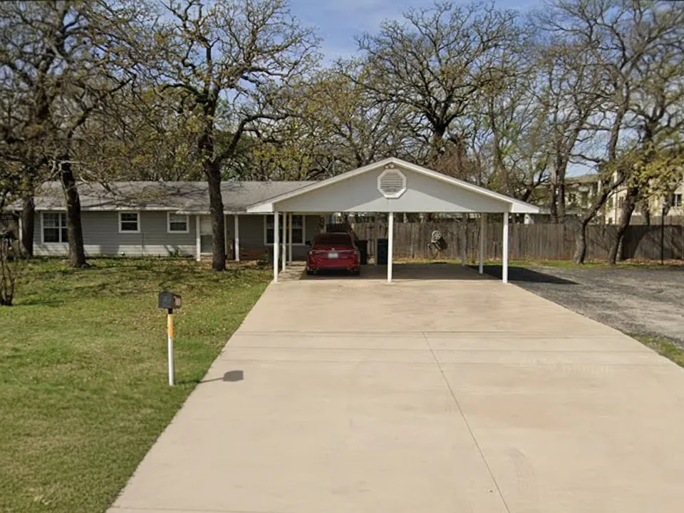 5702 Teasley Ln