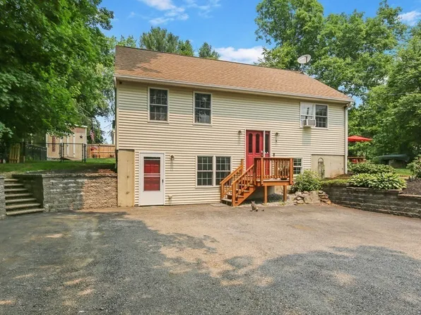 4 Overlook Ave, Charlton, MA 01507