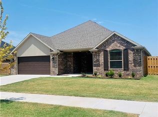 4304 W Newton Ave, Fayetteville, AR 72704