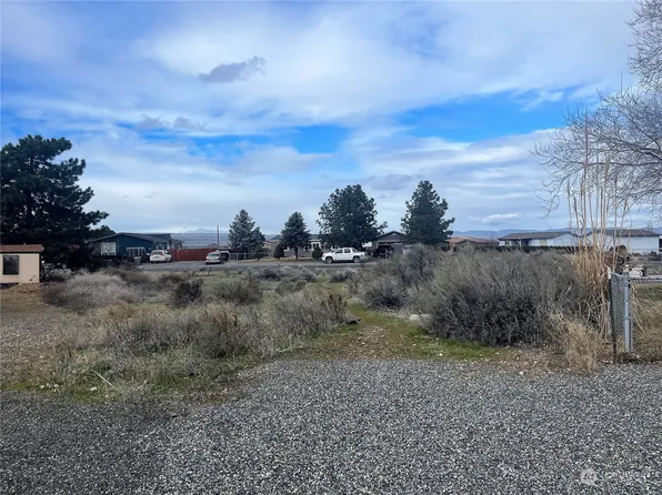 306 Agate Lane SW, Mattawa, WA 99349